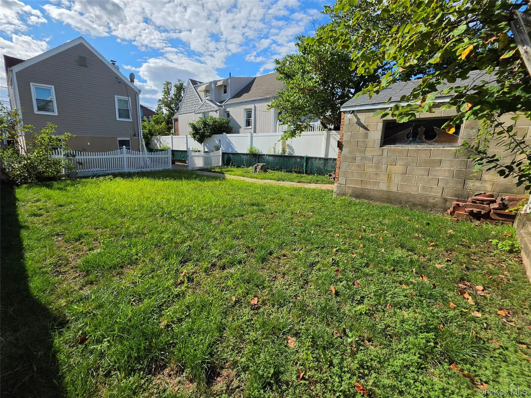 159-15 95th Street, New York, NY, 4 Bedrooms Bedrooms, 7 Rooms Rooms,1 BathroomBathrooms,Residential,For Rent,95th,0,1046423 159-15 95th Street, New York, NY, 4 Bedrooms Bedrooms, 7 Rooms Rooms,1 BathroomBathrooms,Residential,For Rent,95th,0,1046423