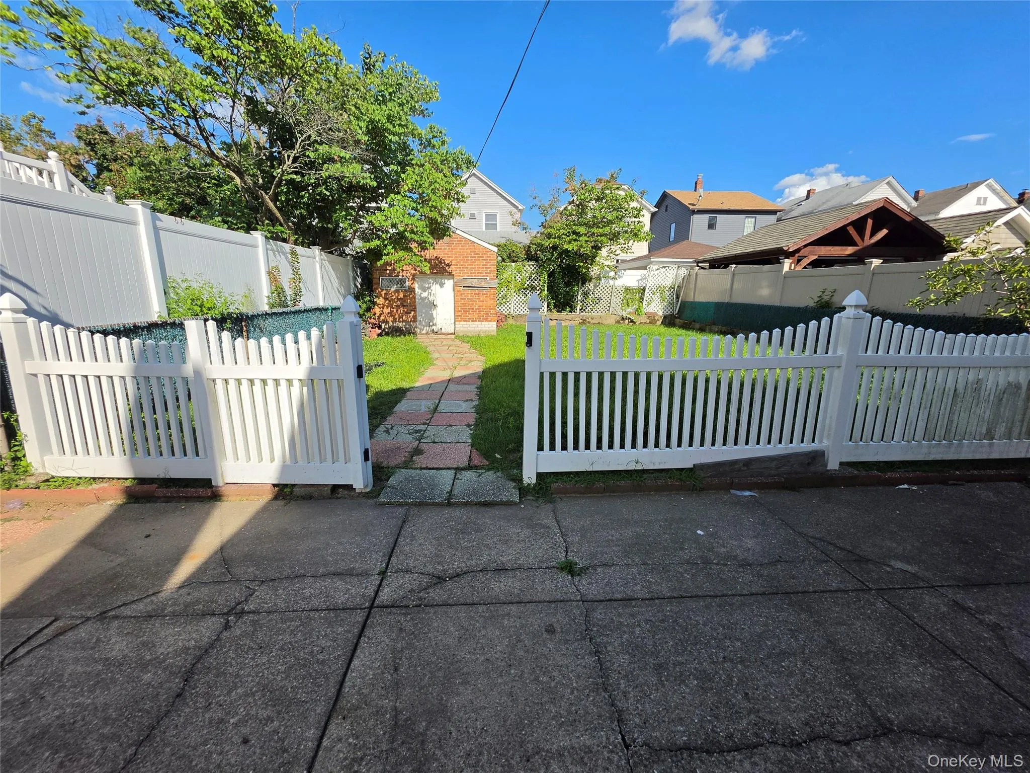 159-15 95th Street, New York, NY, 4 Bedrooms Bedrooms, 7 Rooms Rooms,1 BathroomBathrooms,Residential,For Rent,95th,0,1046423 159-15 95th Street, New York, NY, 4 Bedrooms Bedrooms, 7 Rooms Rooms,1 BathroomBathrooms,Residential,For Rent,95th,0,1046423