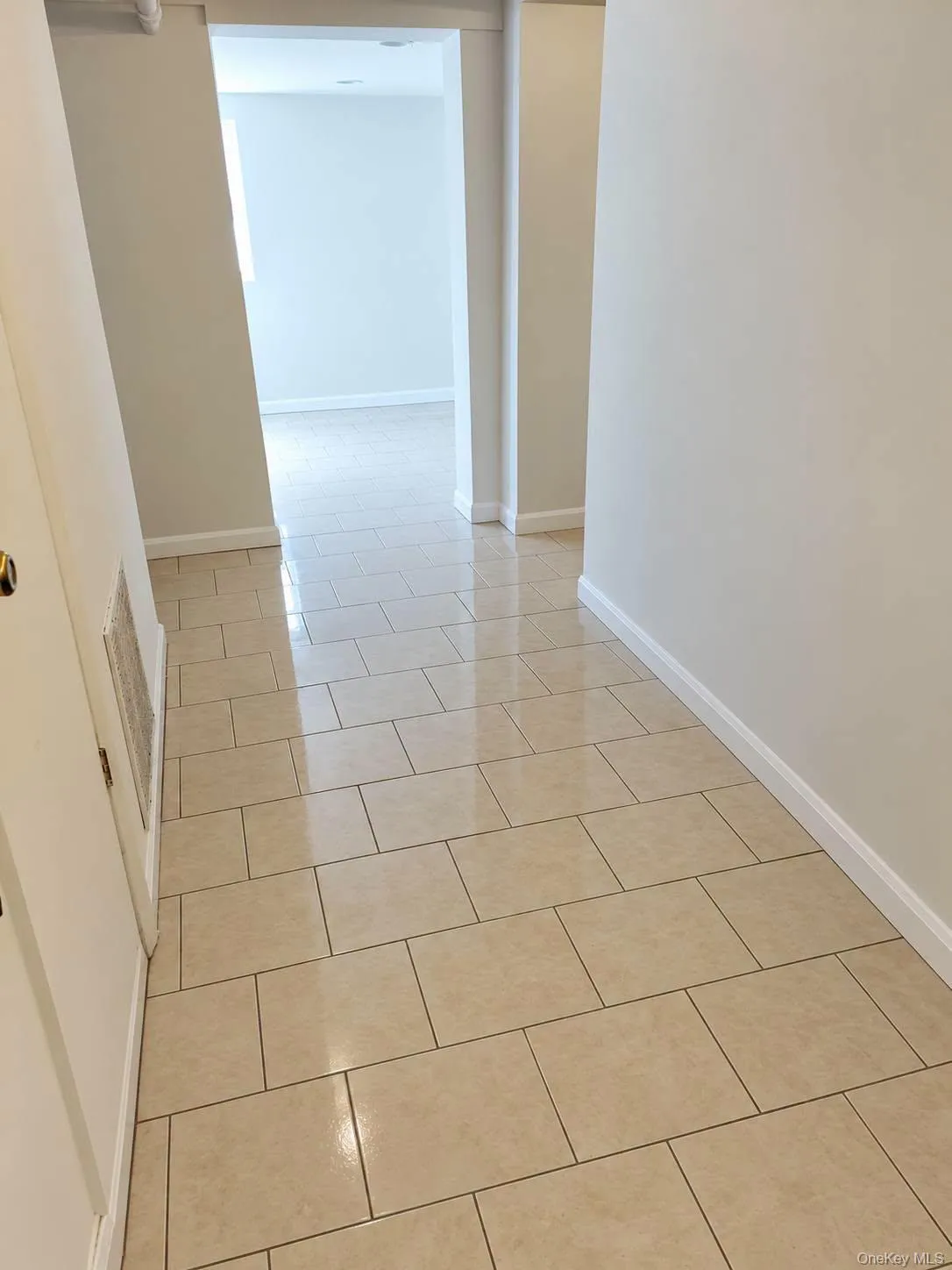 159-15 95th Street, New York, NY, 4 Bedrooms Bedrooms, 7 Rooms Rooms,1 BathroomBathrooms,Residential,For Rent,95th,0,1046423 159-15 95th Street, New York, NY, 4 Bedrooms Bedrooms, 7 Rooms Rooms,1 BathroomBathrooms,Residential,For Rent,95th,0,1046423