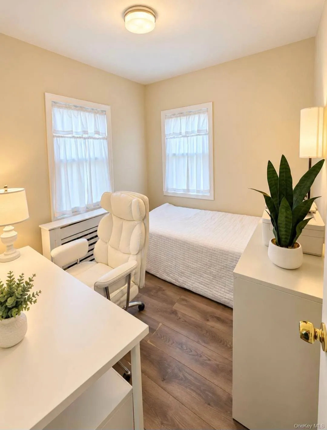 159-15 95th Street, New York, NY, 4 Bedrooms Bedrooms, 7 Rooms Rooms,1 BathroomBathrooms,Residential,For Rent,95th,0,1046423 159-15 95th Street, New York, NY, 4 Bedrooms Bedrooms, 7 Rooms Rooms,1 BathroomBathrooms,Residential,For Rent,95th,0,1046423