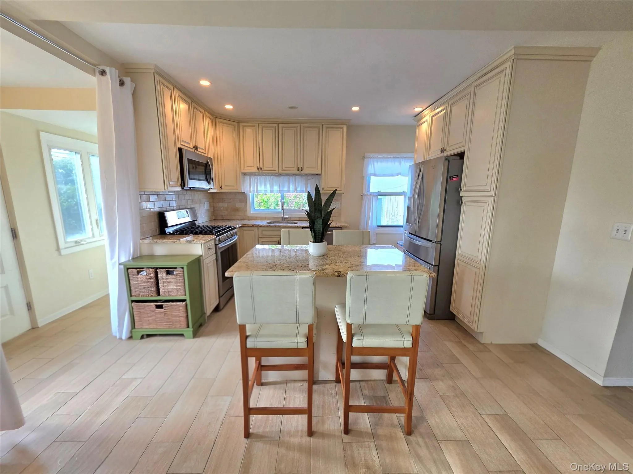 159-15 95th Street, New York, NY, 4 Bedrooms Bedrooms, 7 Rooms Rooms,1 BathroomBathrooms,Residential,For Rent,95th,0,1046423 159-15 95th Street, New York, NY, 4 Bedrooms Bedrooms, 7 Rooms Rooms,1 BathroomBathrooms,Residential,For Rent,95th,0,1046423