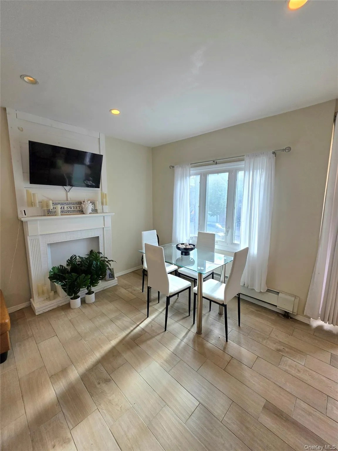 159-15 95th Street, New York, NY, 4 Bedrooms Bedrooms, 7 Rooms Rooms,1 BathroomBathrooms,Residential,For Rent,95th,0,1046423 159-15 95th Street, New York, NY, 4 Bedrooms Bedrooms, 7 Rooms Rooms,1 BathroomBathrooms,Residential,For Rent,95th,0,1046423
