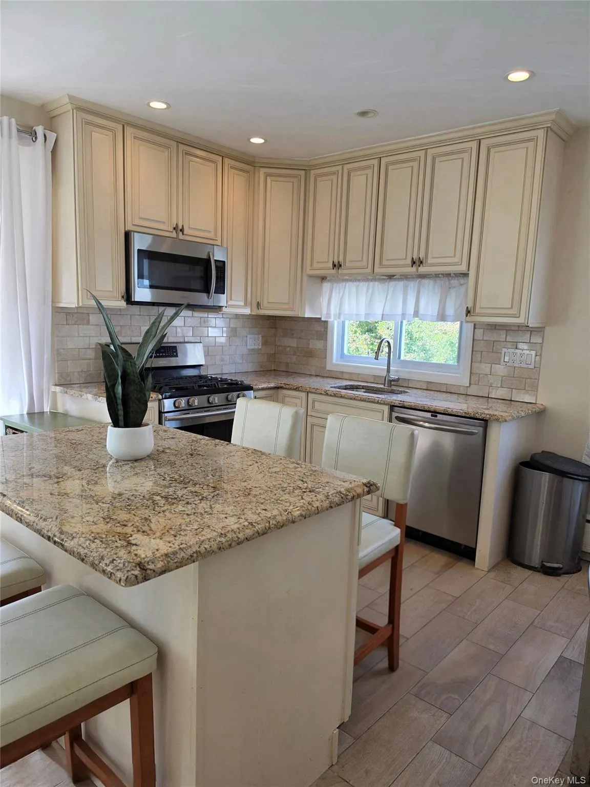 159-15 95th Street, New York, NY, 4 Bedrooms Bedrooms, 7 Rooms Rooms,1 BathroomBathrooms,Residential,For Rent,95th,0,1046423 159-15 95th Street, New York, NY, 4 Bedrooms Bedrooms, 7 Rooms Rooms,1 BathroomBathrooms,Residential,For Rent,95th,0,1046423