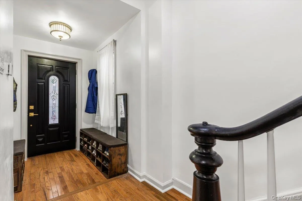 2516 Glebe Avenue, New York, NY, 3 Bedrooms Bedrooms, 6 Rooms Rooms,2 BathroomsBathrooms,Residential,For Rent,Glebe,0,1046433 2516 Glebe Avenue, New York, NY, 3 Bedrooms Bedrooms, 6 Rooms Rooms,2 BathroomsBathrooms,Residential,For Rent,Glebe,0,1046433
