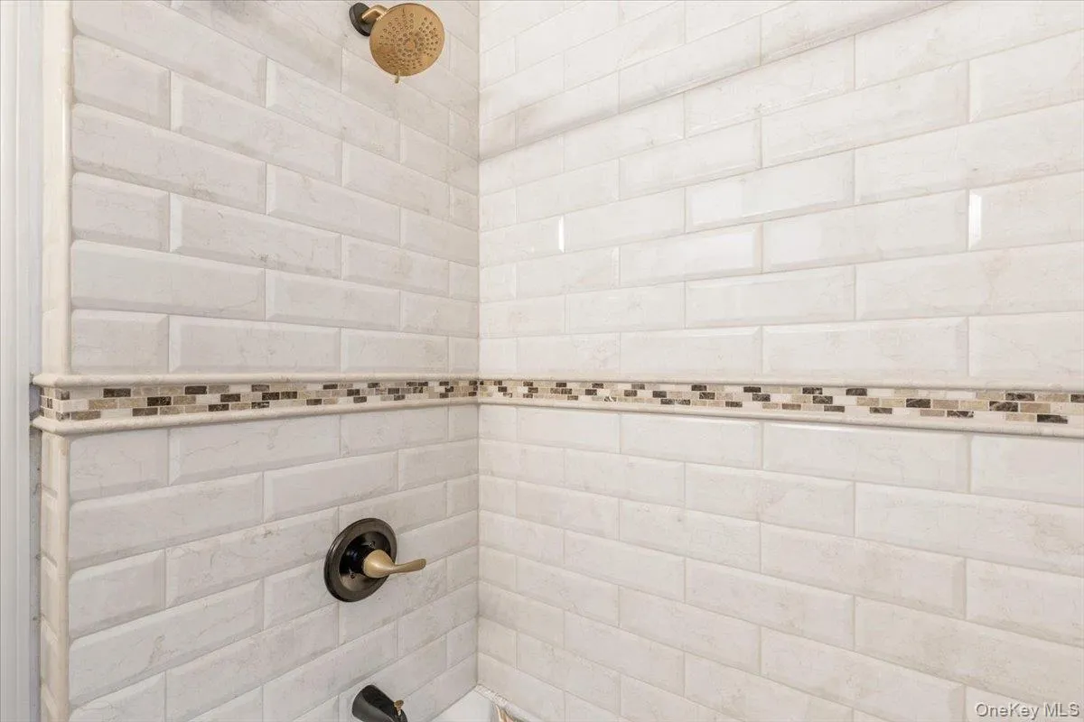 2516 Glebe Avenue, New York, NY, 3 Bedrooms Bedrooms, 6 Rooms Rooms,2 BathroomsBathrooms,Residential,For Rent,Glebe,0,1046433 2516 Glebe Avenue, New York, NY, 3 Bedrooms Bedrooms, 6 Rooms Rooms,2 BathroomsBathrooms,Residential,For Rent,Glebe,0,1046433