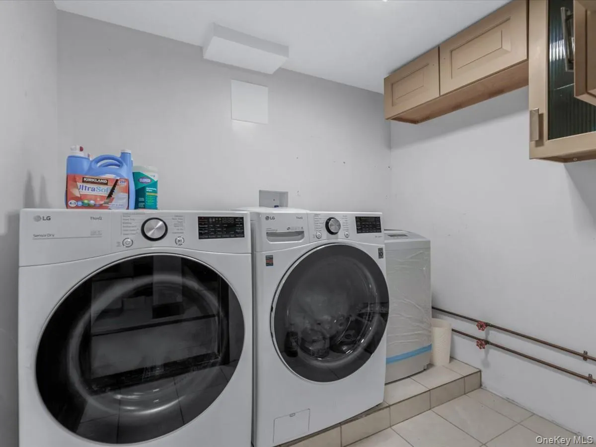 252-15 82nd Avenue, New York, NY, 4 Bedrooms Bedrooms, 7 Rooms Rooms,4 BathroomsBathrooms,Residential,For Rent,82nd,0,1046435 252-15 82nd Avenue, New York, NY, 4 Bedrooms Bedrooms, 7 Rooms Rooms,4 BathroomsBathrooms,Residential,For Rent,82nd,0,1046435
