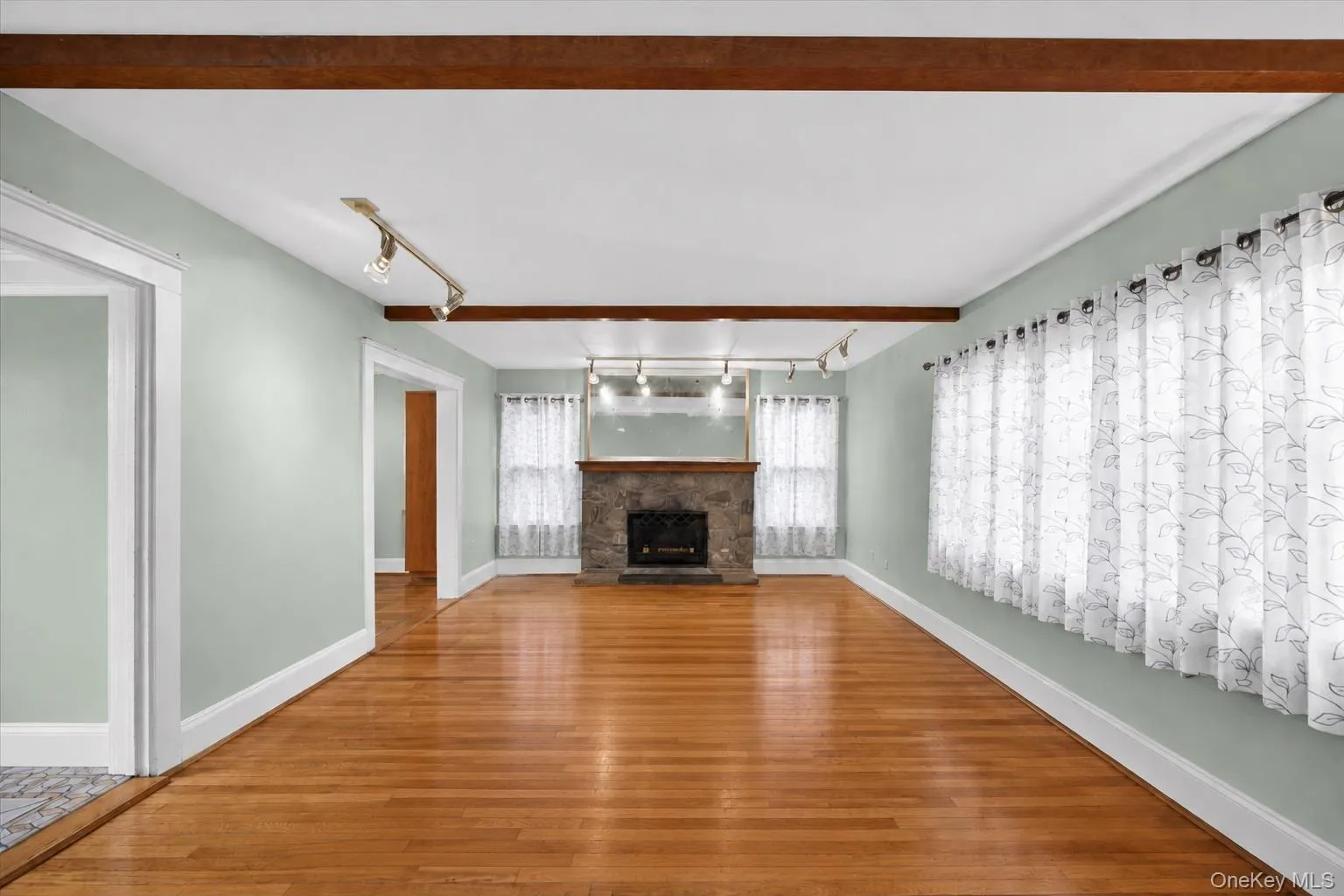77 Irving Place, New Rochelle, NY, 3 Bedrooms Bedrooms, 7 Rooms Rooms,2 BathroomsBathrooms,Residential,For Rent,Irving,0,1046437 77 Irving Place, New Rochelle, NY, 3 Bedrooms Bedrooms, 7 Rooms Rooms,2 BathroomsBathrooms,Residential,For Rent,Irving,0,1046437