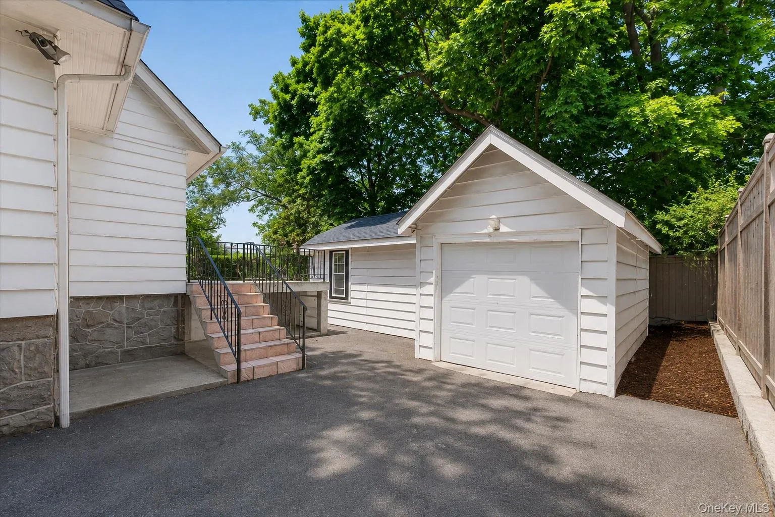 77 Irving Place, New Rochelle, NY, 3 Bedrooms Bedrooms, 7 Rooms Rooms,2 BathroomsBathrooms,Residential,For Rent,Irving,0,1046437 77 Irving Place, New Rochelle, NY, 3 Bedrooms Bedrooms, 7 Rooms Rooms,2 BathroomsBathrooms,Residential,For Rent,Irving,0,1046437