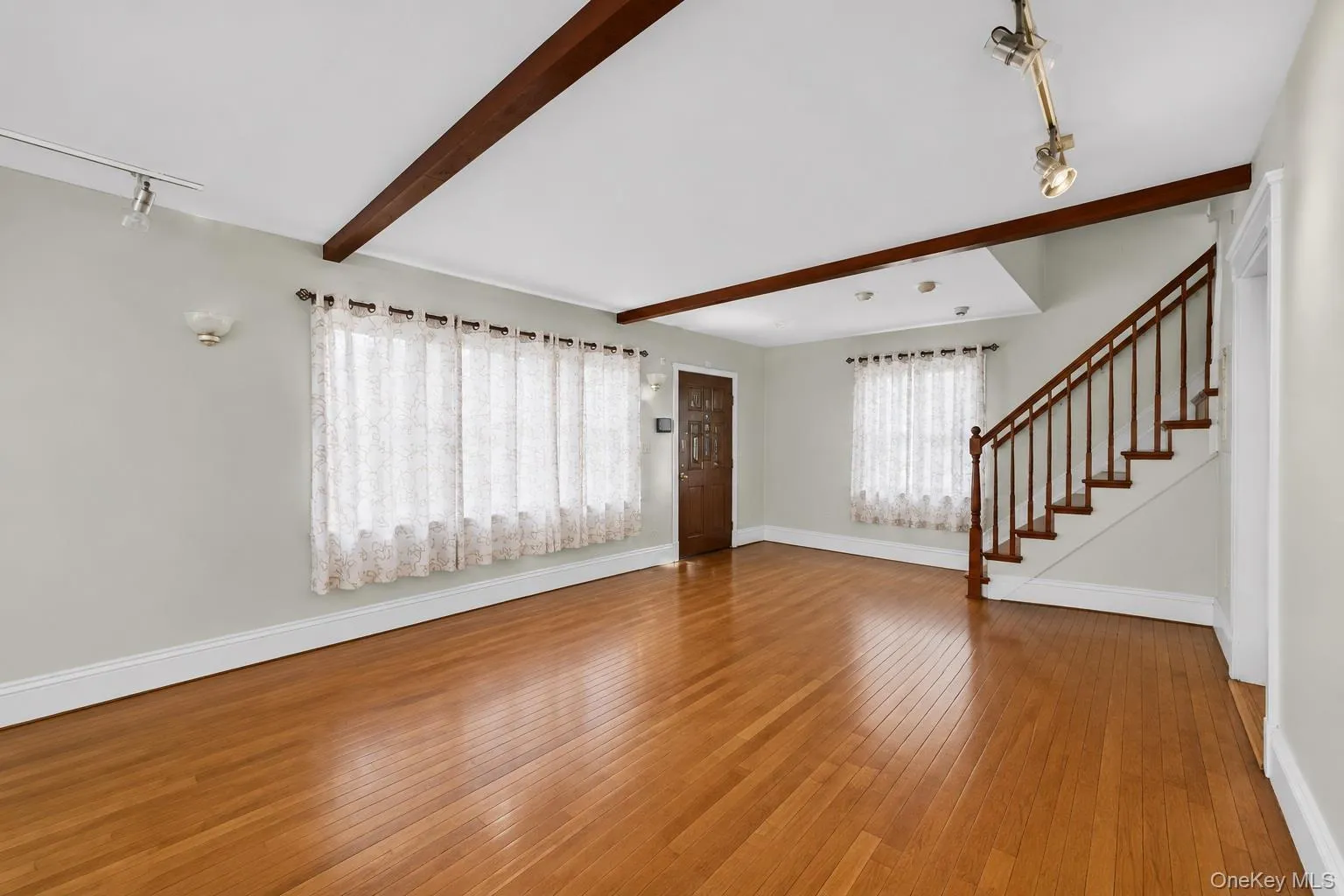 77 Irving Place, New Rochelle, NY, 3 Bedrooms Bedrooms, 7 Rooms Rooms,2 BathroomsBathrooms,Residential,For Rent,Irving,0,1046437 77 Irving Place, New Rochelle, NY, 3 Bedrooms Bedrooms, 7 Rooms Rooms,2 BathroomsBathrooms,Residential,For Rent,Irving,0,1046437