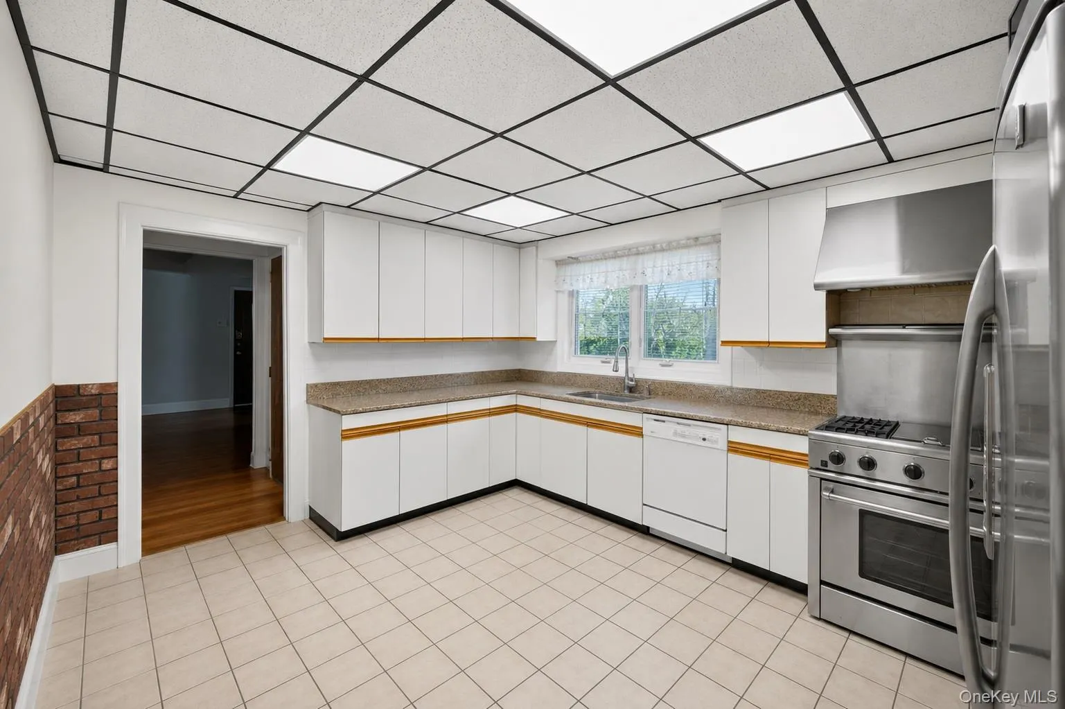 77 Irving Place, New Rochelle, NY, 3 Bedrooms Bedrooms, 7 Rooms Rooms,2 BathroomsBathrooms,Residential,For Rent,Irving,0,1046437 77 Irving Place, New Rochelle, NY, 3 Bedrooms Bedrooms, 7 Rooms Rooms,2 BathroomsBathrooms,Residential,For Rent,Irving,0,1046437
