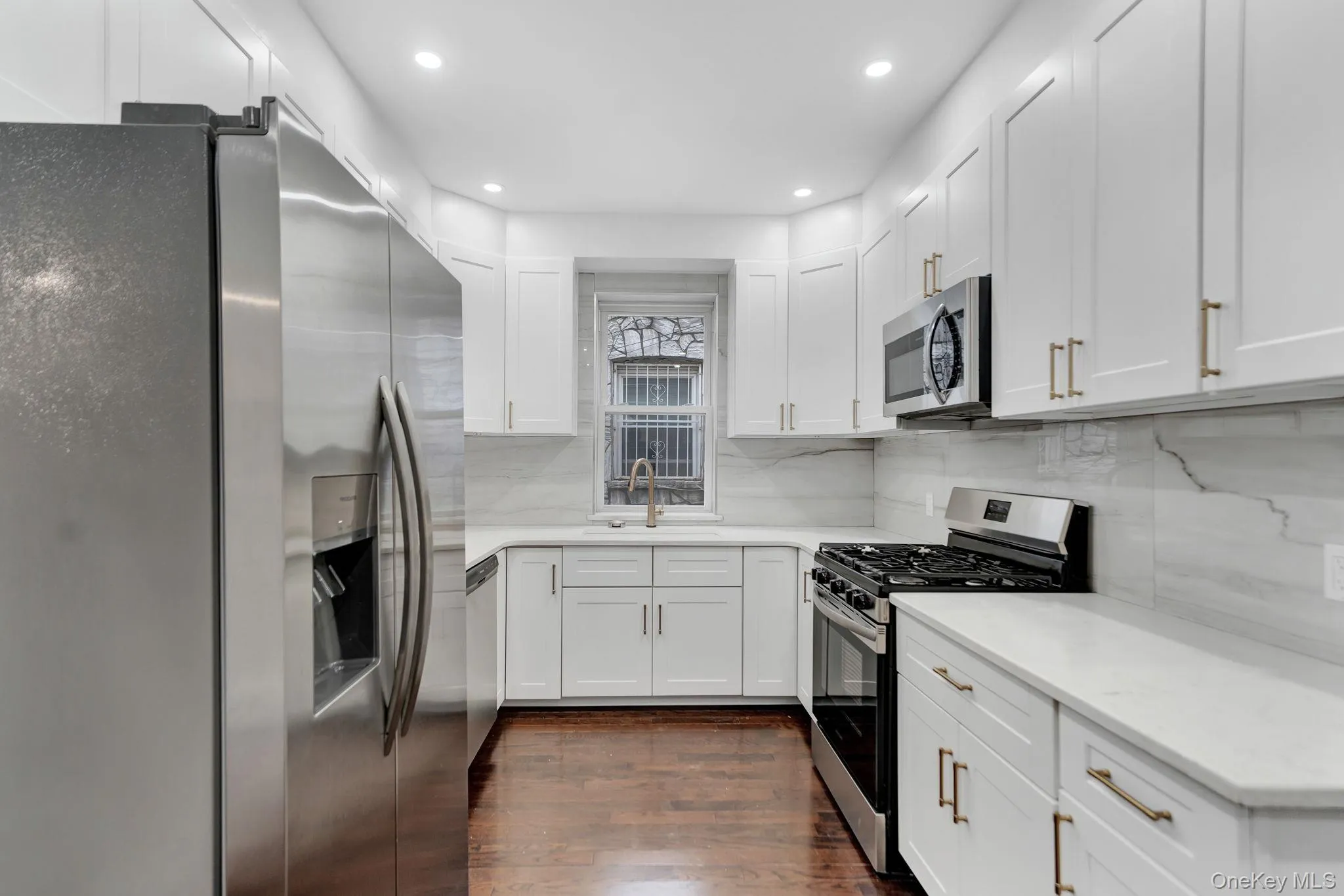 251 E 46th Street, New York, NY, 3 Bedrooms Bedrooms, 5 Rooms Rooms,1 BathroomBathrooms,Residential Lease,For Rent,E 46th,0,1046444 251 E 46th Street, New York, NY, 3 Bedrooms Bedrooms, 5 Rooms Rooms,1 BathroomBathrooms,Residential Lease,For Rent,E 46th,0,1046444