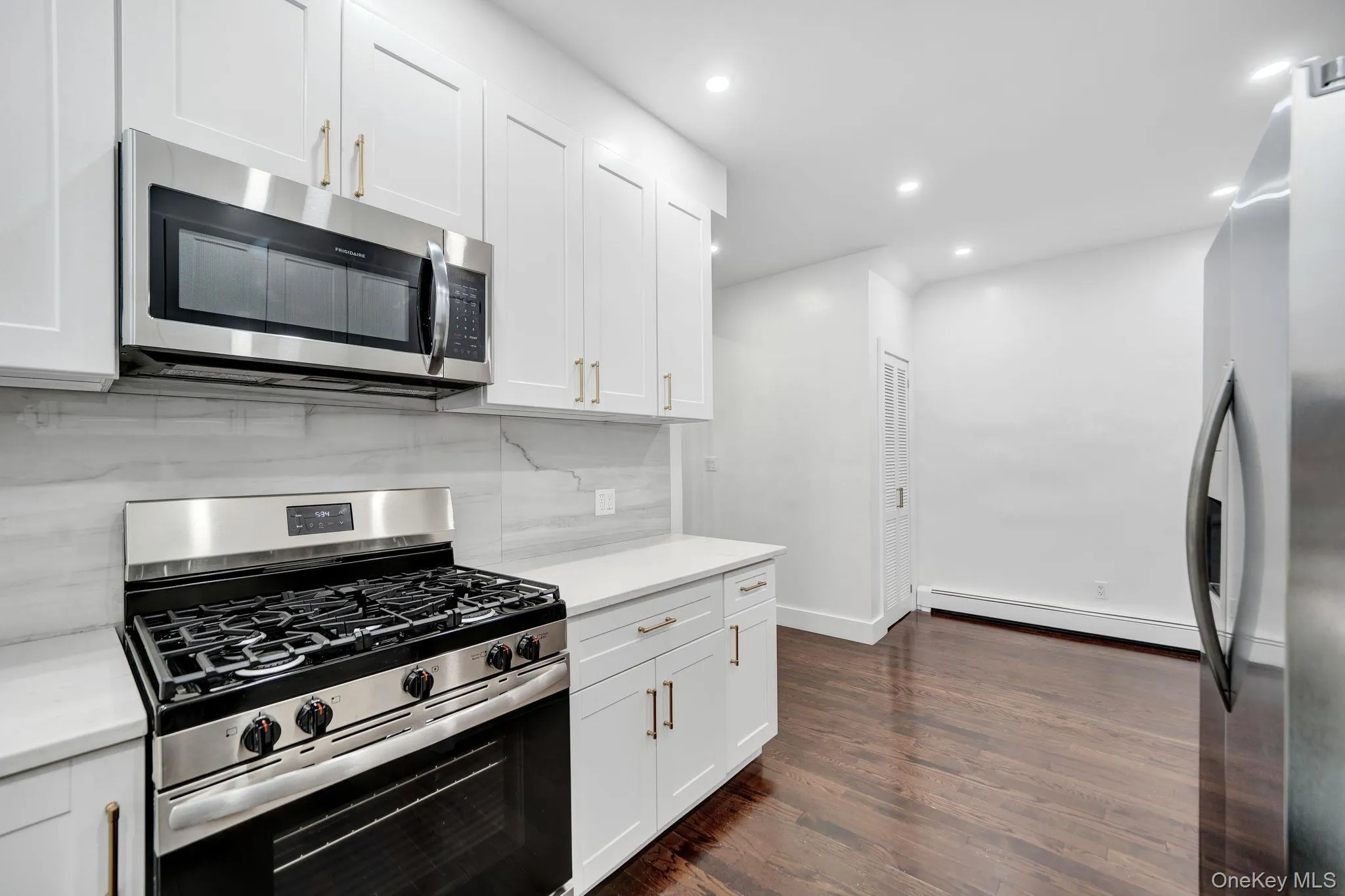 251 E 46th Street, New York, NY, 3 Bedrooms Bedrooms, 5 Rooms Rooms,1 BathroomBathrooms,Residential Lease,For Rent,E 46th,0,1046444 251 E 46th Street, New York, NY, 3 Bedrooms Bedrooms, 5 Rooms Rooms,1 BathroomBathrooms,Residential Lease,For Rent,E 46th,0,1046444