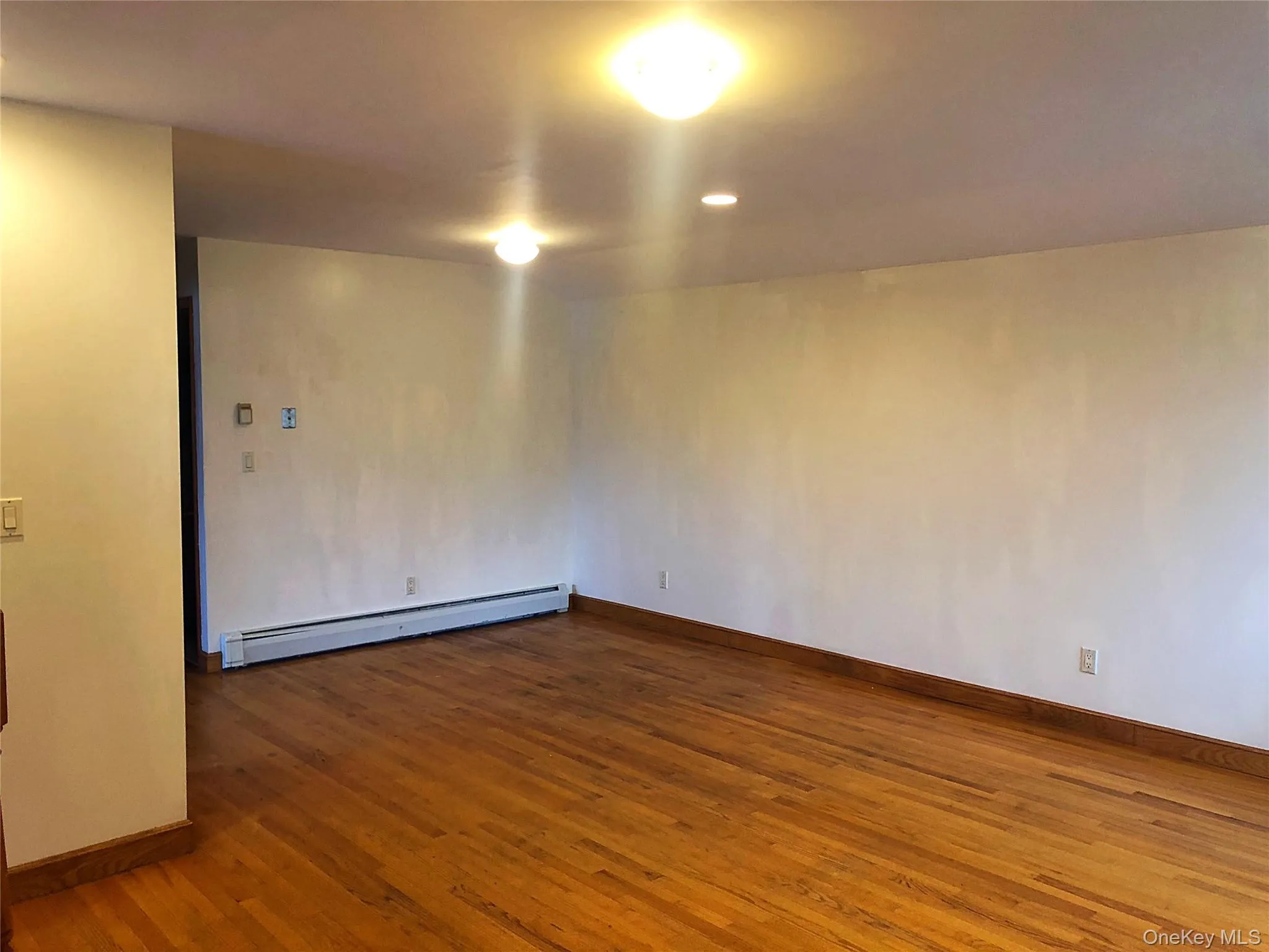 16446 77th Avenue, New York, NY, 3 Bedrooms Bedrooms, 6 Rooms Rooms,2 BathroomsBathrooms,Residential Lease,For Rent,77th,0,1046446 16446 77th Avenue, New York, NY, 3 Bedrooms Bedrooms, 6 Rooms Rooms,2 BathroomsBathrooms,Residential Lease,For Rent,77th,0,1046446