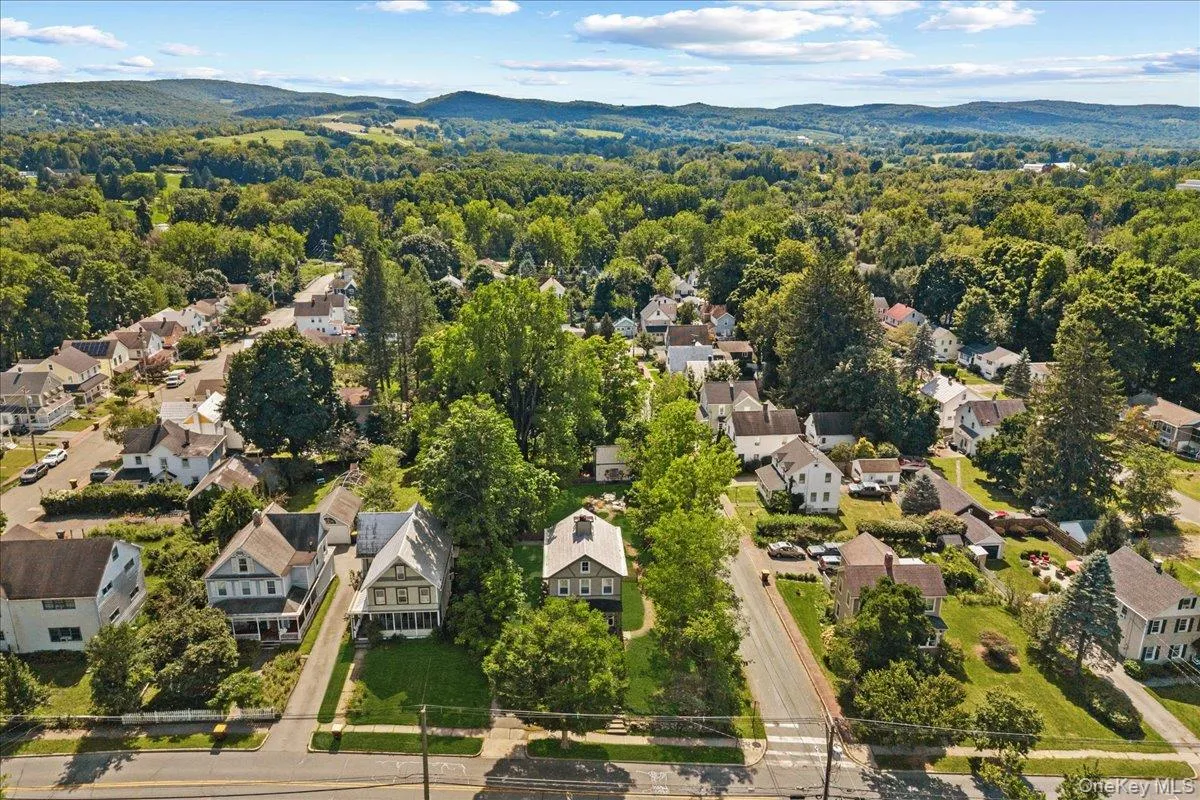 85 West Street, Warwick (town), NY, 3 Bedrooms Bedrooms, 9 Rooms Rooms,1 BathroomBathrooms,Residential,For Rent,West,0,1046455 85 West Street, Warwick (town), NY, 3 Bedrooms Bedrooms, 9 Rooms Rooms,1 BathroomBathrooms,Residential,For Rent,West,0,1046455
