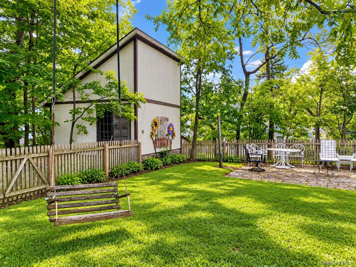 What a perfect retreat in the heart of Warwick. What a perfect retreat in the heart of Warwick.