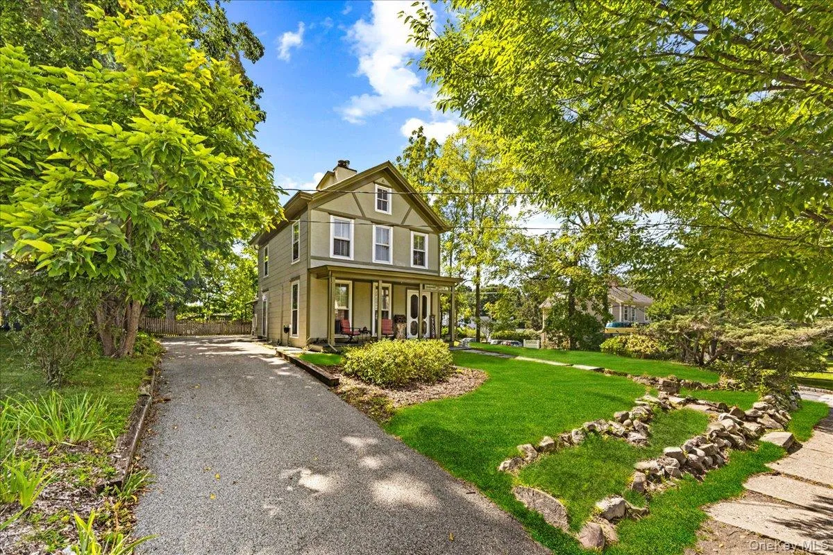85 West Street, Warwick (town), NY, 3 Bedrooms Bedrooms, 9 Rooms Rooms,1 BathroomBathrooms,Residential,For Rent,West,0,1046455 85 West Street, Warwick (town), NY, 3 Bedrooms Bedrooms, 9 Rooms Rooms,1 BathroomBathrooms,Residential,For Rent,West,0,1046455