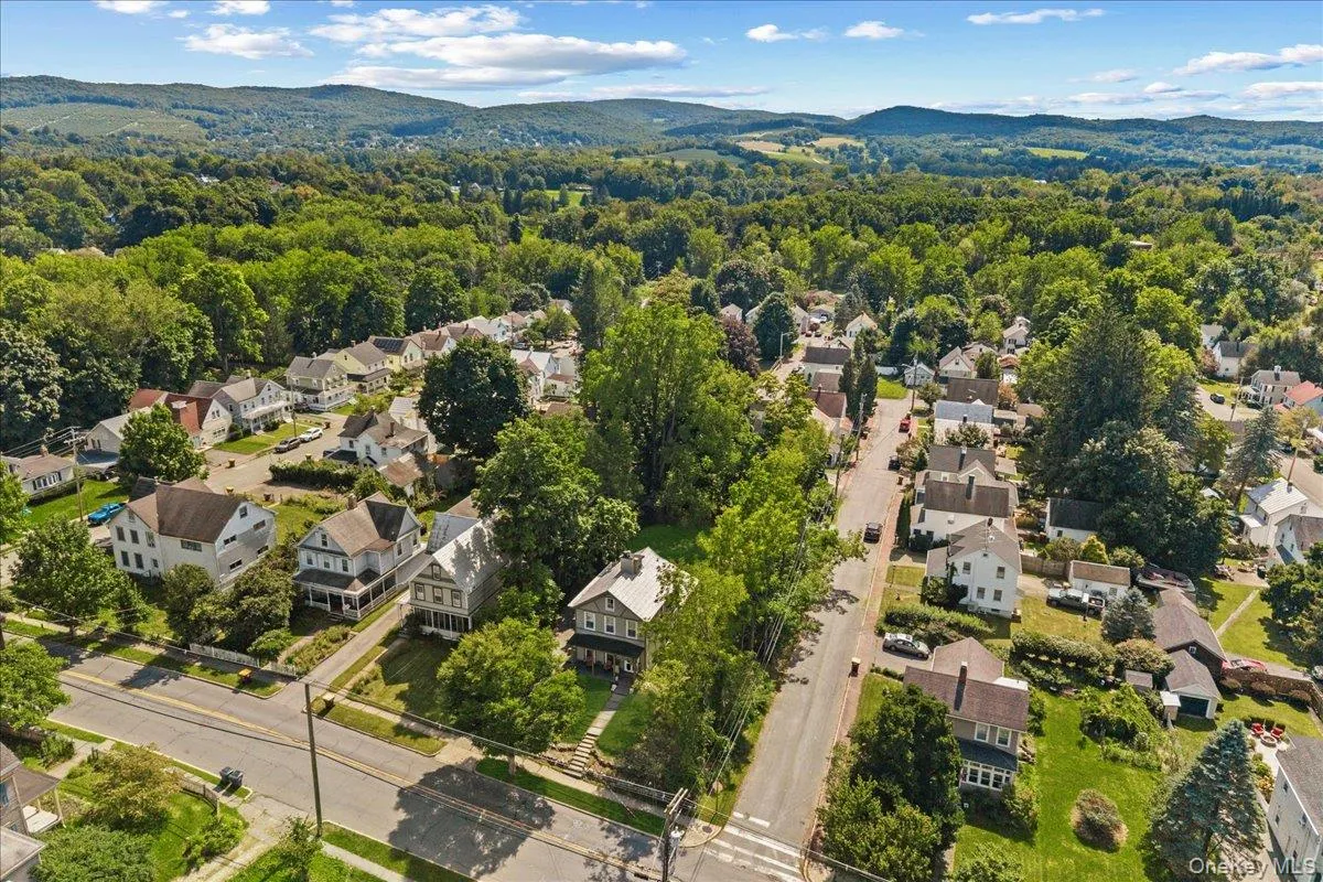 85 West Street, Warwick (town), NY, 3 Bedrooms Bedrooms, 9 Rooms Rooms,1 BathroomBathrooms,Residential,For Rent,West,0,1046455 85 West Street, Warwick (town), NY, 3 Bedrooms Bedrooms, 9 Rooms Rooms,1 BathroomBathrooms,Residential,For Rent,West,0,1046455