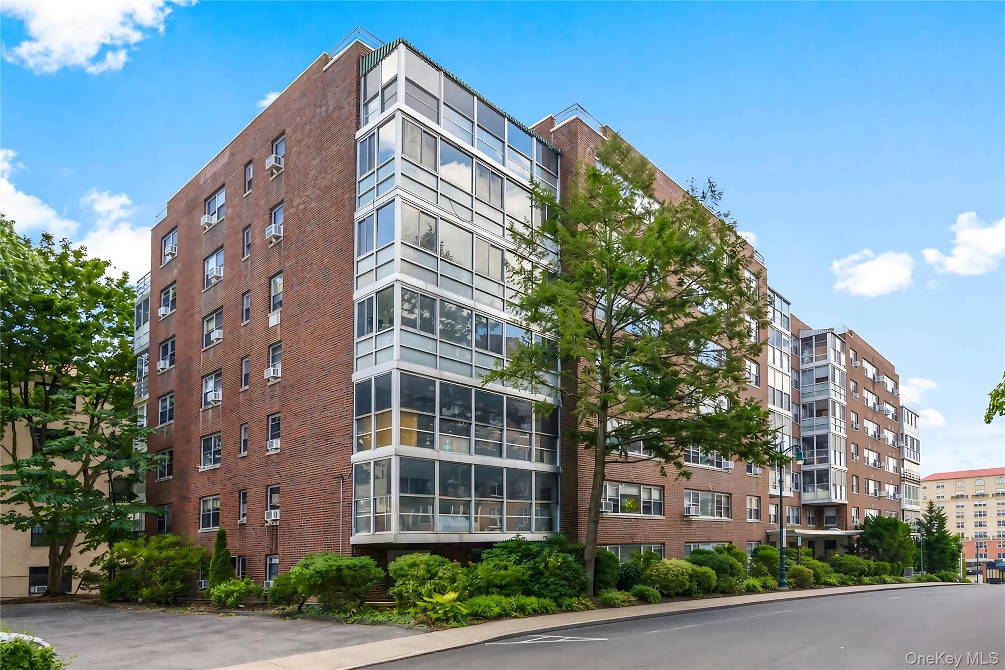 2 Washington Square, at the heart of Larchmont 2 Washington Square, at the heart of Larchmont