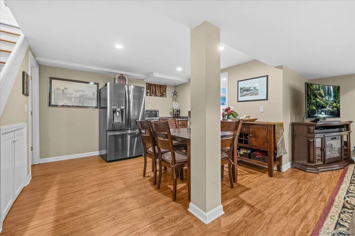 15 Robinson Avenue, Bedford, NY, 3 Bedrooms Bedrooms, 7 Rooms Rooms,2 BathroomsBathrooms,Residential,For Rent,Robinson,0,1046458 15 Robinson Avenue, Bedford, NY, 3 Bedrooms Bedrooms, 7 Rooms Rooms,2 BathroomsBathrooms,Residential,For Rent,Robinson,0,1046458