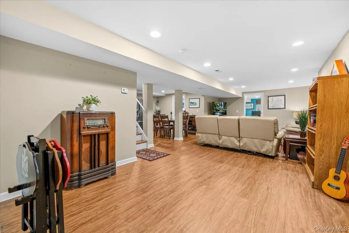 15 Robinson Avenue, Bedford, NY, 3 Bedrooms Bedrooms, 7 Rooms Rooms,2 BathroomsBathrooms,Residential,For Rent,Robinson,0,1046458 15 Robinson Avenue, Bedford, NY, 3 Bedrooms Bedrooms, 7 Rooms Rooms,2 BathroomsBathrooms,Residential,For Rent,Robinson,0,1046458