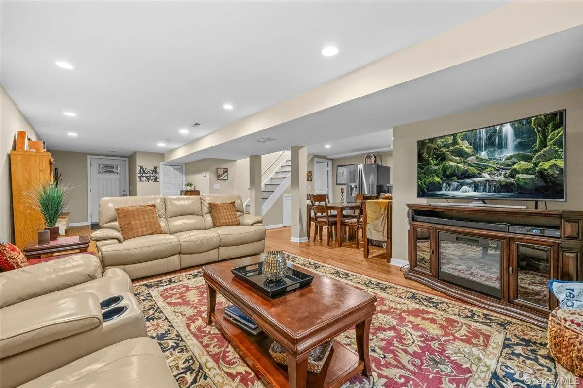 15 Robinson Avenue, Bedford, NY, 3 Bedrooms Bedrooms, 7 Rooms Rooms,2 BathroomsBathrooms,Residential,For Rent,Robinson,0,1046458 15 Robinson Avenue, Bedford, NY, 3 Bedrooms Bedrooms, 7 Rooms Rooms,2 BathroomsBathrooms,Residential,For Rent,Robinson,0,1046458