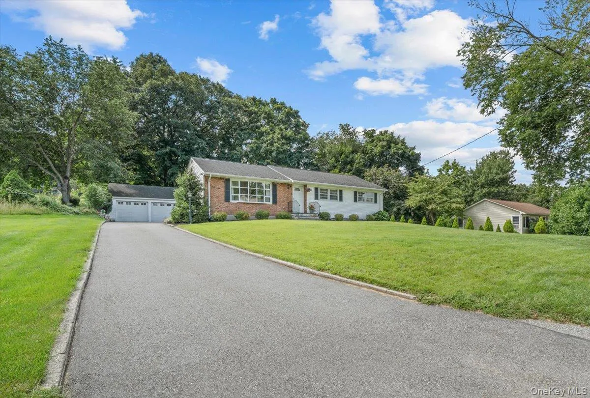 15 Robinson Avenue, Bedford, NY, 3 Bedrooms Bedrooms, 7 Rooms Rooms,2 BathroomsBathrooms,Residential,For Rent,Robinson,0,1046458 15 Robinson Avenue, Bedford, NY, 3 Bedrooms Bedrooms, 7 Rooms Rooms,2 BathroomsBathrooms,Residential,For Rent,Robinson,0,1046458
