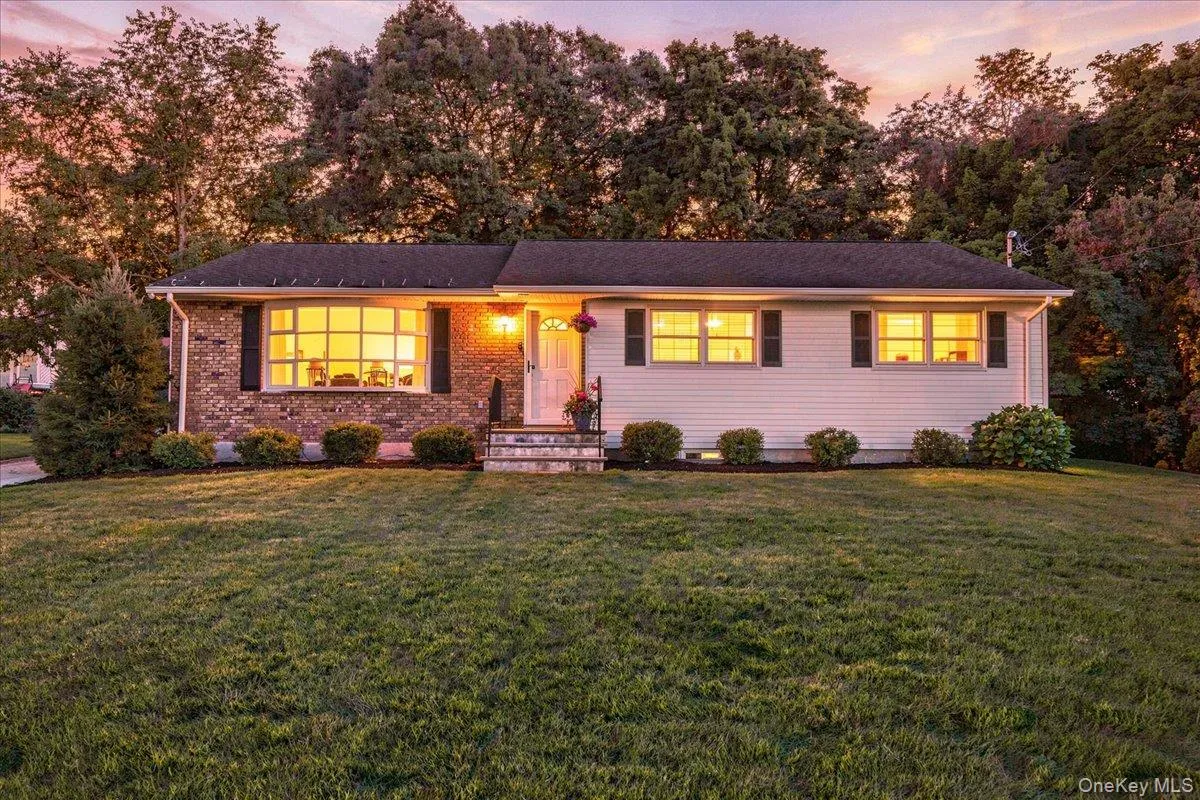 15 Robinson Avenue, Bedford, NY, 3 Bedrooms Bedrooms, 7 Rooms Rooms,2 BathroomsBathrooms,Residential,For Rent,Robinson,0,1046458 15 Robinson Avenue, Bedford, NY, 3 Bedrooms Bedrooms, 7 Rooms Rooms,2 BathroomsBathrooms,Residential,For Rent,Robinson,0,1046458