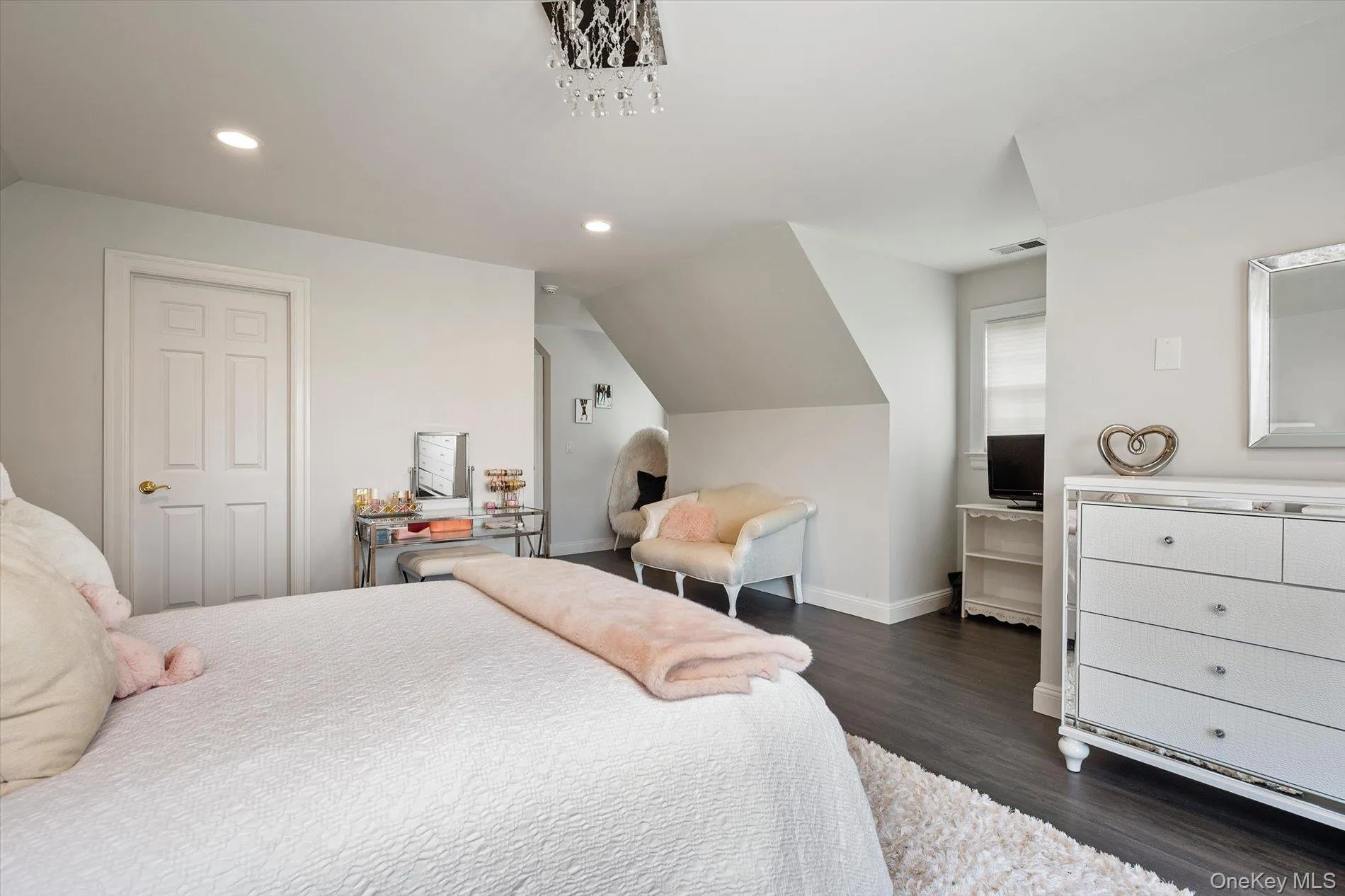 37 Legends Circle, Huntington, NY, 6 Bedrooms Bedrooms, 13 Rooms Rooms,5 BathroomsBathrooms,Residential,For Rent,Legends,0,1046462 37 Legends Circle, Huntington, NY, 6 Bedrooms Bedrooms, 13 Rooms Rooms,5 BathroomsBathrooms,Residential,For Rent,Legends,0,1046462