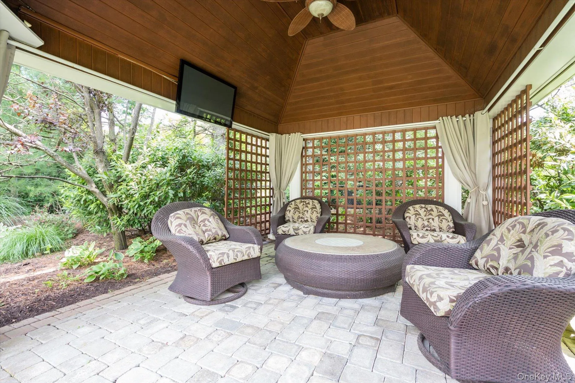 37 Legends Circle, Huntington, NY, 6 Bedrooms Bedrooms, 13 Rooms Rooms,5 BathroomsBathrooms,Residential,For Rent,Legends,0,1046462 37 Legends Circle, Huntington, NY, 6 Bedrooms Bedrooms, 13 Rooms Rooms,5 BathroomsBathrooms,Residential,For Rent,Legends,0,1046462