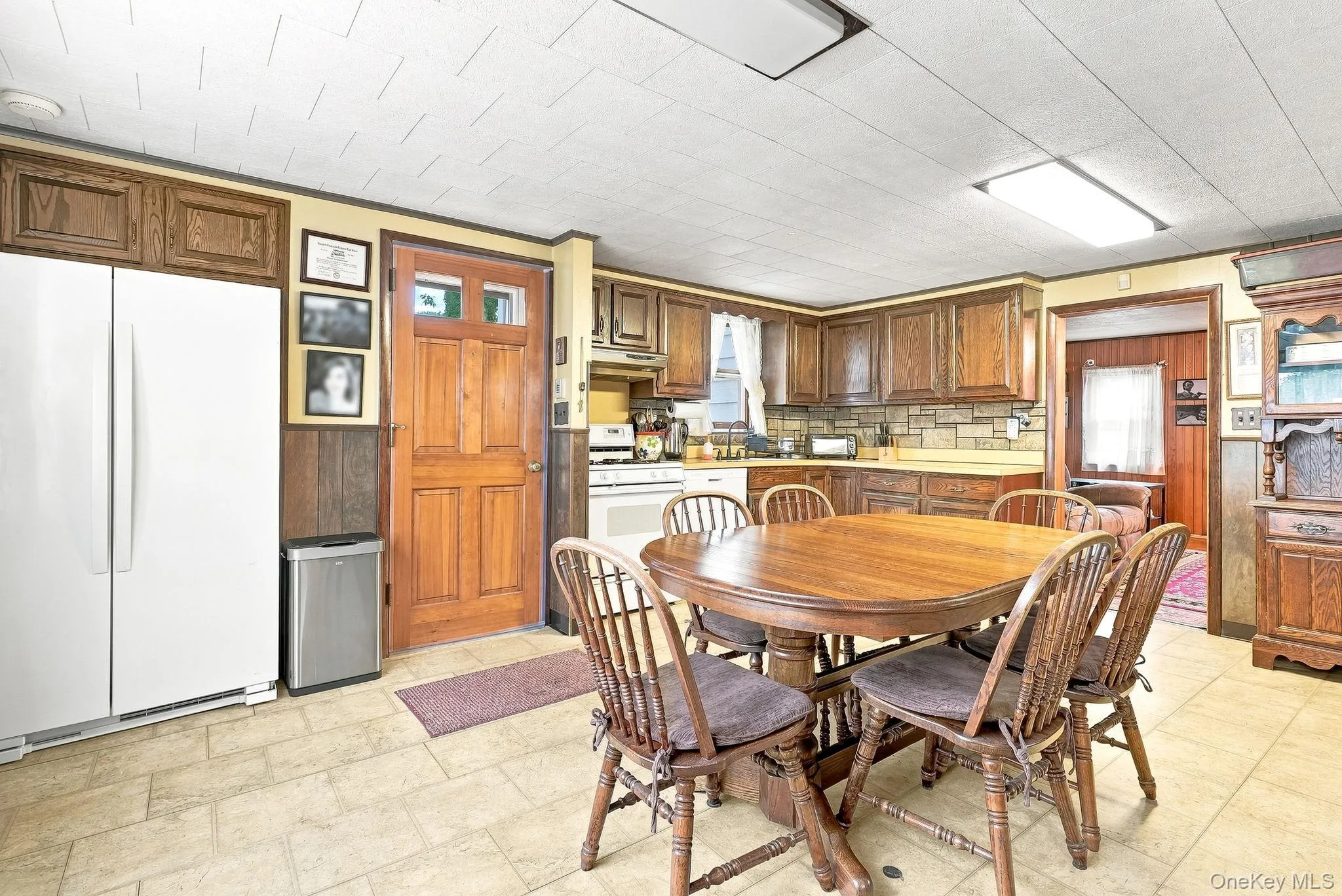 83 Brewster Avenue, Yonkers, NY, 2 Bedrooms Bedrooms, 6 Rooms Rooms,1 BathroomBathrooms,Residential,For Rent,Brewster,0,1046469 83 Brewster Avenue, Yonkers, NY, 2 Bedrooms Bedrooms, 6 Rooms Rooms,1 BathroomBathrooms,Residential,For Rent,Brewster,0,1046469