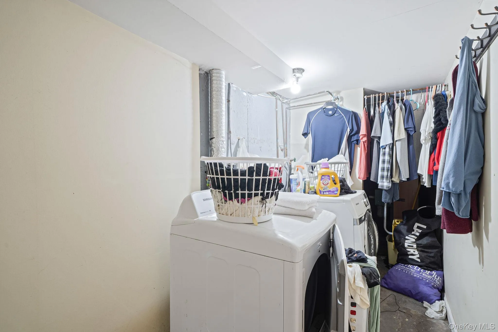 407 Main Street, Babylon, NY, 3 Bedrooms Bedrooms, 6 Rooms Rooms,2 BathroomsBathrooms,Residential,For Rent,Main,0,1046479 407 Main Street, Babylon, NY, 3 Bedrooms Bedrooms, 6 Rooms Rooms,2 BathroomsBathrooms,Residential,For Rent,Main,0,1046479