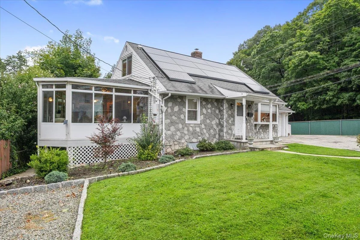4 Briary Road, Greenburgh, NY, 4 Bedrooms Bedrooms, 6 Rooms Rooms,2 BathroomsBathrooms,Residential,For Rent,Briary,0,1046482 4 Briary Road, Greenburgh, NY, 4 Bedrooms Bedrooms, 6 Rooms Rooms,2 BathroomsBathrooms,Residential,For Rent,Briary,0,1046482