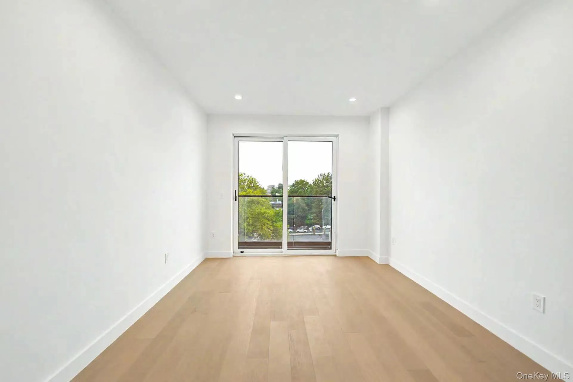 150-02 Northern Boulevard, New York, NY, 1 Bedroom Bedrooms, 3 Rooms Rooms,1 BathroomBathrooms,Residential,For Rent,Northern,0,1046491 150-02 Northern Boulevard, New York, NY, 1 Bedroom Bedrooms, 3 Rooms Rooms,1 BathroomBathrooms,Residential,For Rent,Northern,0,1046491