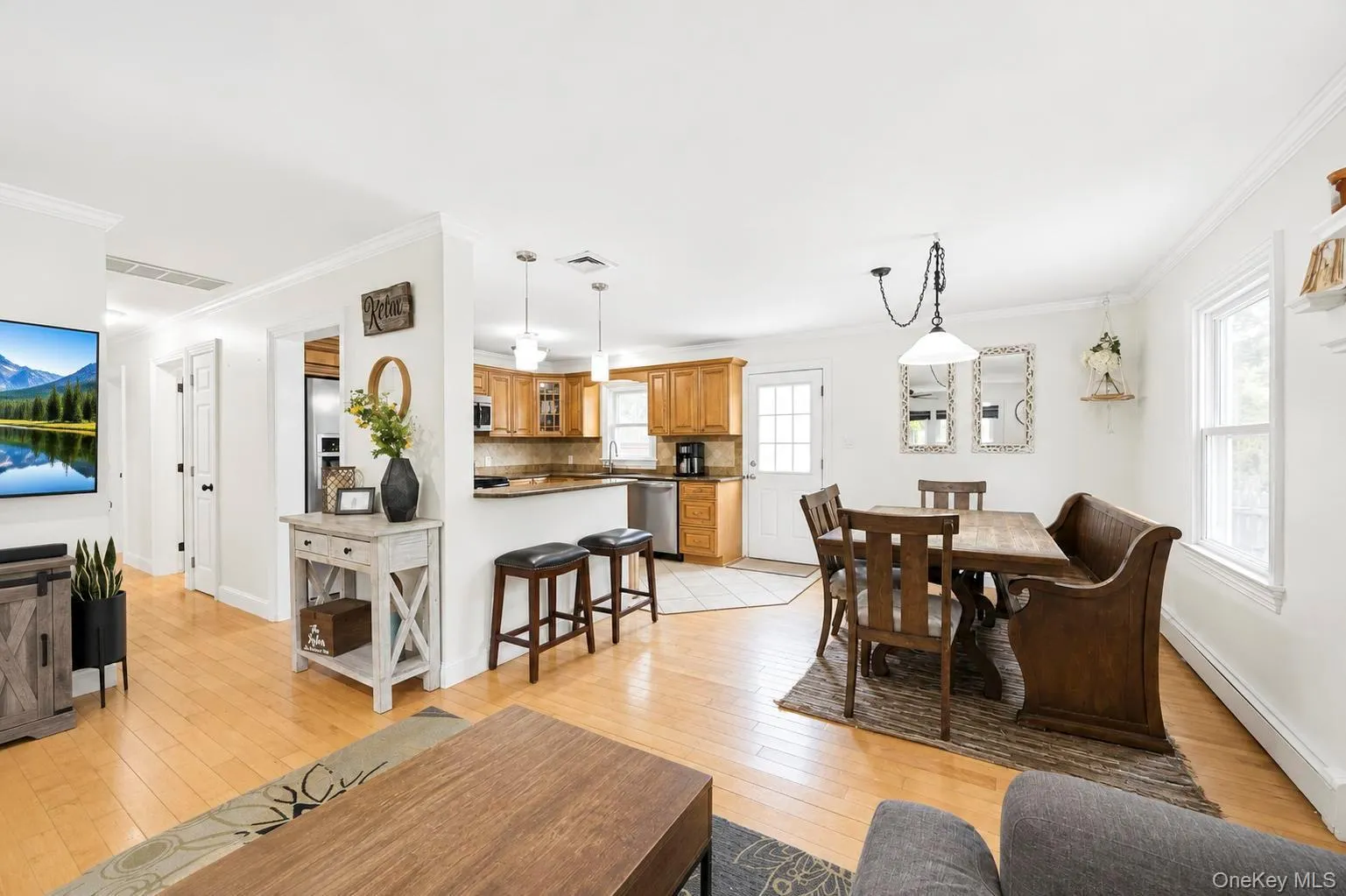 18 Hillcrest Road, Brookhaven, NY, 3 Bedrooms Bedrooms, 9 Rooms Rooms,1 BathroomBathrooms,Residential,For Rent,Hillcrest,0,1046492 18 Hillcrest Road, Brookhaven, NY, 3 Bedrooms Bedrooms, 9 Rooms Rooms,1 BathroomBathrooms,Residential,For Rent,Hillcrest,0,1046492