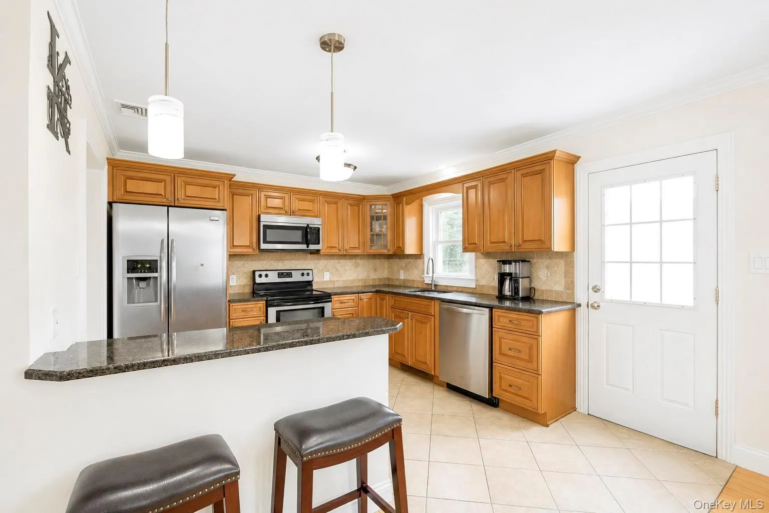18 Hillcrest Road, Brookhaven, NY, 3 Bedrooms Bedrooms, 9 Rooms Rooms,1 BathroomBathrooms,Residential,For Rent,Hillcrest,0,1046492 18 Hillcrest Road, Brookhaven, NY, 3 Bedrooms Bedrooms, 9 Rooms Rooms,1 BathroomBathrooms,Residential,For Rent,Hillcrest,0,1046492