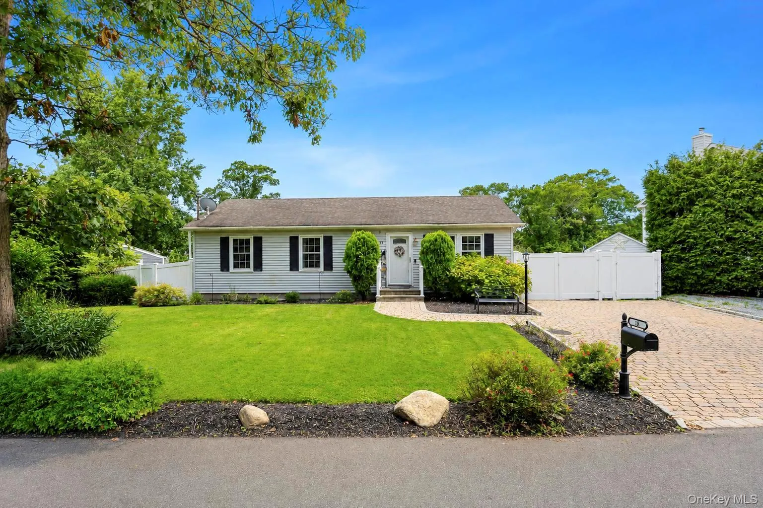 18 Hillcrest Road, Brookhaven, NY, 3 Bedrooms Bedrooms, 9 Rooms Rooms,1 BathroomBathrooms,Residential,For Rent,Hillcrest,0,1046492 18 Hillcrest Road, Brookhaven, NY, 3 Bedrooms Bedrooms, 9 Rooms Rooms,1 BathroomBathrooms,Residential,For Rent,Hillcrest,0,1046492