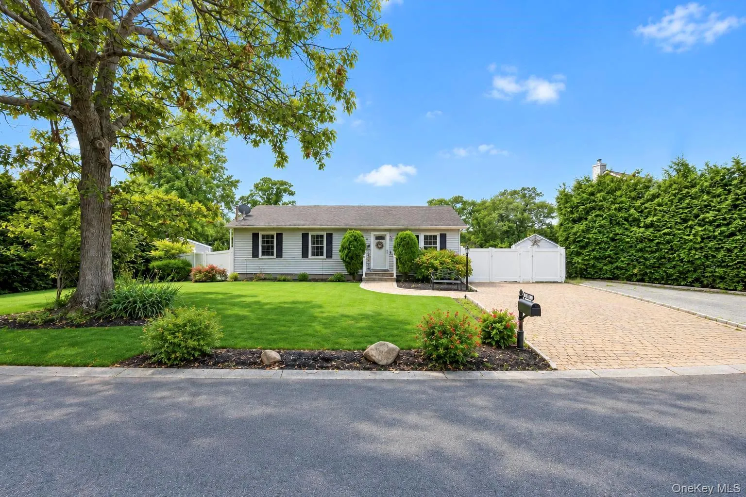 18 Hillcrest Road, Brookhaven, NY, 3 Bedrooms Bedrooms, 9 Rooms Rooms,1 BathroomBathrooms,Residential,For Rent,Hillcrest,0,1046492 18 Hillcrest Road, Brookhaven, NY, 3 Bedrooms Bedrooms, 9 Rooms Rooms,1 BathroomBathrooms,Residential,For Rent,Hillcrest,0,1046492