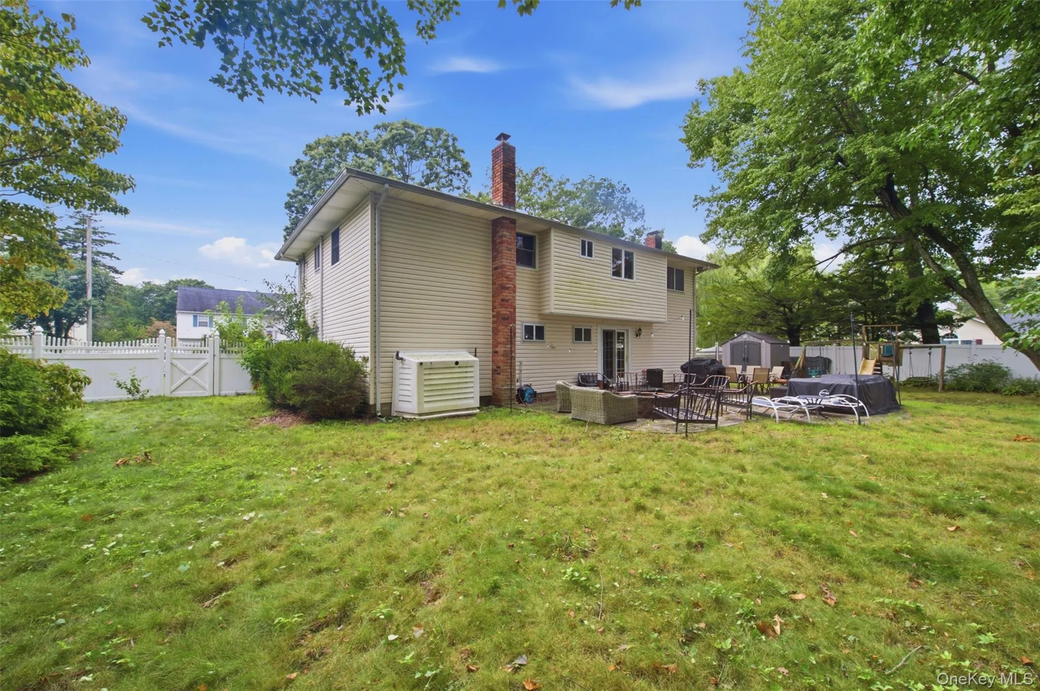 17 Jerome Street, Smithtown, NY, 4 Bedrooms Bedrooms, 8 Rooms Rooms,2 BathroomsBathrooms,Residential Lease,For Rent,Jerome,0,1046497 17 Jerome Street, Smithtown, NY, 4 Bedrooms Bedrooms, 8 Rooms Rooms,2 BathroomsBathrooms,Residential Lease,For Rent,Jerome,0,1046497