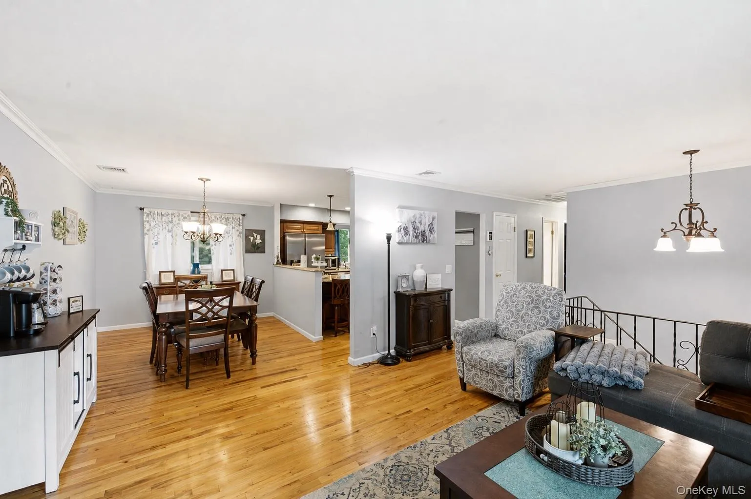 17 Jerome Street, Smithtown, NY, 4 Bedrooms Bedrooms, 8 Rooms Rooms,2 BathroomsBathrooms,Residential Lease,For Rent,Jerome,0,1046497 17 Jerome Street, Smithtown, NY, 4 Bedrooms Bedrooms, 8 Rooms Rooms,2 BathroomsBathrooms,Residential Lease,For Rent,Jerome,0,1046497