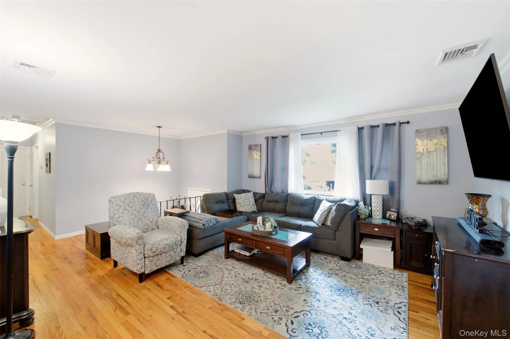 17 Jerome Street, Smithtown, NY, 4 Bedrooms Bedrooms, 8 Rooms Rooms,2 BathroomsBathrooms,Residential Lease,For Rent,Jerome,0,1046497 17 Jerome Street, Smithtown, NY, 4 Bedrooms Bedrooms, 8 Rooms Rooms,2 BathroomsBathrooms,Residential Lease,For Rent,Jerome,0,1046497