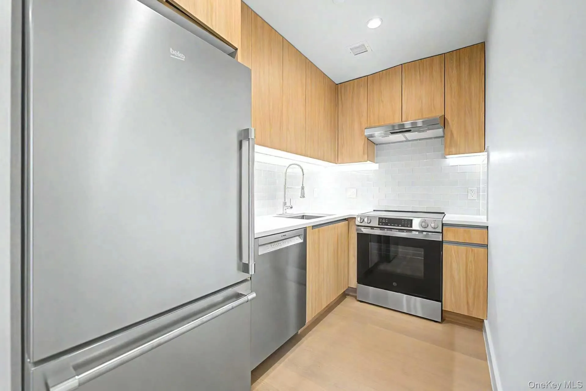 150-02 Northern Boulevard, New York, NY, 1 Bedroom Bedrooms, 3 Rooms Rooms,1 BathroomBathrooms,Residential,For Rent,Northern,0,1046499 150-02 Northern Boulevard, New York, NY, 1 Bedroom Bedrooms, 3 Rooms Rooms,1 BathroomBathrooms,Residential,For Rent,Northern,0,1046499