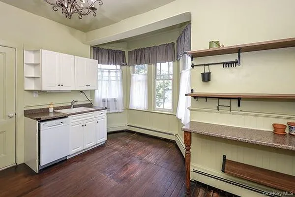 332 Franklin Avenue, Oyster Bay, NY, 1 Bedroom Bedrooms, 3 Rooms Rooms,1 BathroomBathrooms,Residential Lease,For Rent,Franklin,0,1046508 332 Franklin Avenue, Oyster Bay, NY, 1 Bedroom Bedrooms, 3 Rooms Rooms,1 BathroomBathrooms,Residential Lease,For Rent,Franklin,0,1046508