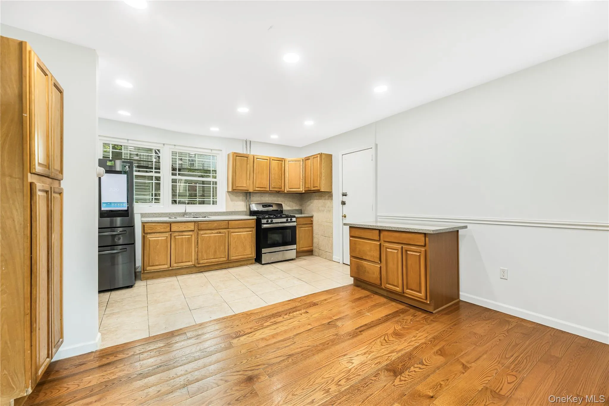 1963 Obrien Avenue, New York, NY, 3 Bedrooms Bedrooms, 9 Rooms Rooms,2 BathroomsBathrooms,Residential,For Rent,Obrien,0,1046513 1963 Obrien Avenue, New York, NY, 3 Bedrooms Bedrooms, 9 Rooms Rooms,2 BathroomsBathrooms,Residential,For Rent,Obrien,0,1046513