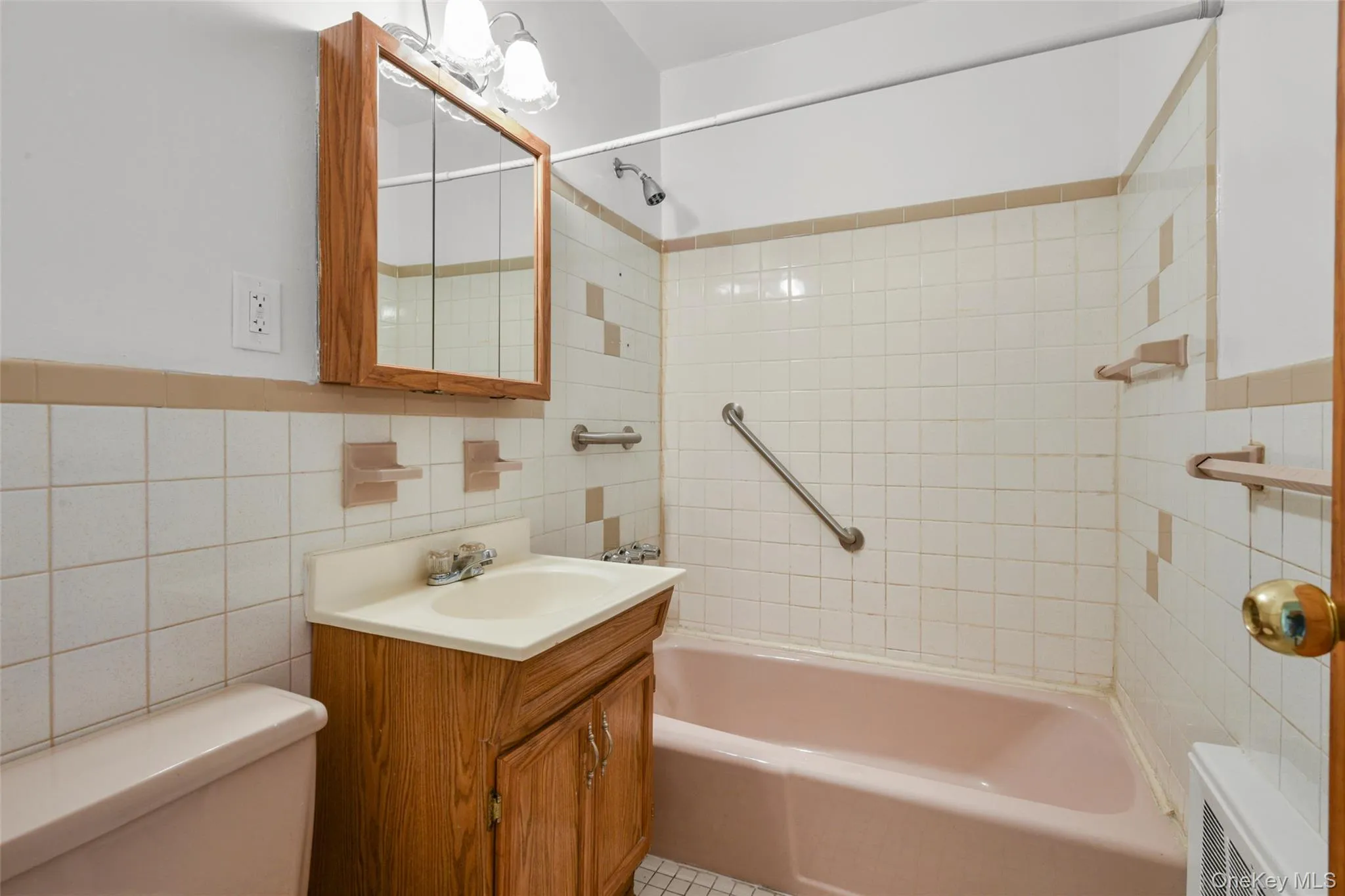25 Trinity Place, New Rochelle, NY, 1 Bedroom Bedrooms, 3 Rooms Rooms,1 BathroomBathrooms,Residential,For Rent,Trinity,0,1046516 25 Trinity Place, New Rochelle, NY, 1 Bedroom Bedrooms, 3 Rooms Rooms,1 BathroomBathrooms,Residential,For Rent,Trinity,0,1046516