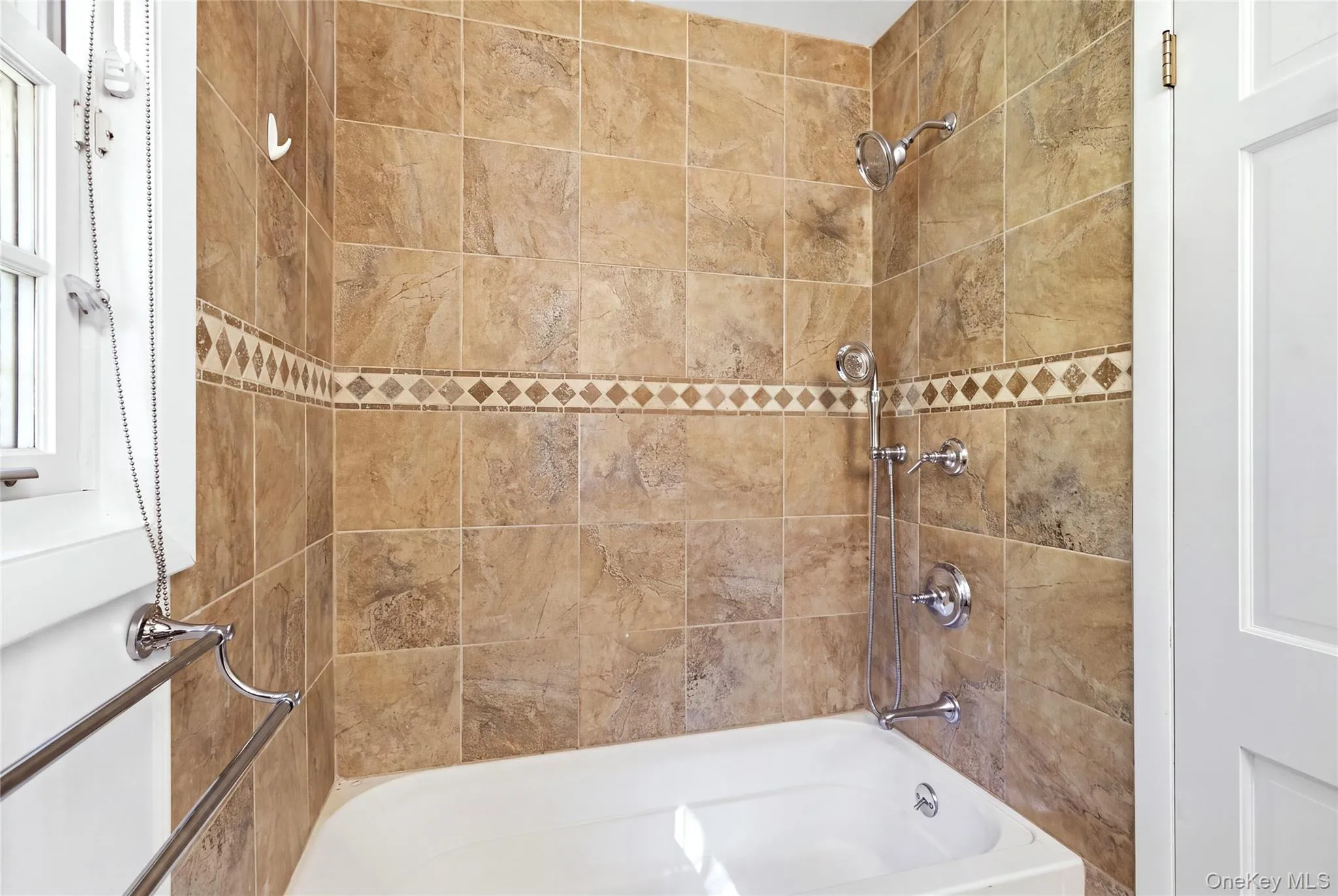 505 Bryant Avenue, North Hempstead, NY, 4 Bedrooms Bedrooms, 9 Rooms Rooms,2 BathroomsBathrooms,Residential Lease,For Rent,Bryant,0,1046524 505 Bryant Avenue, North Hempstead, NY, 4 Bedrooms Bedrooms, 9 Rooms Rooms,2 BathroomsBathrooms,Residential Lease,For Rent,Bryant,0,1046524