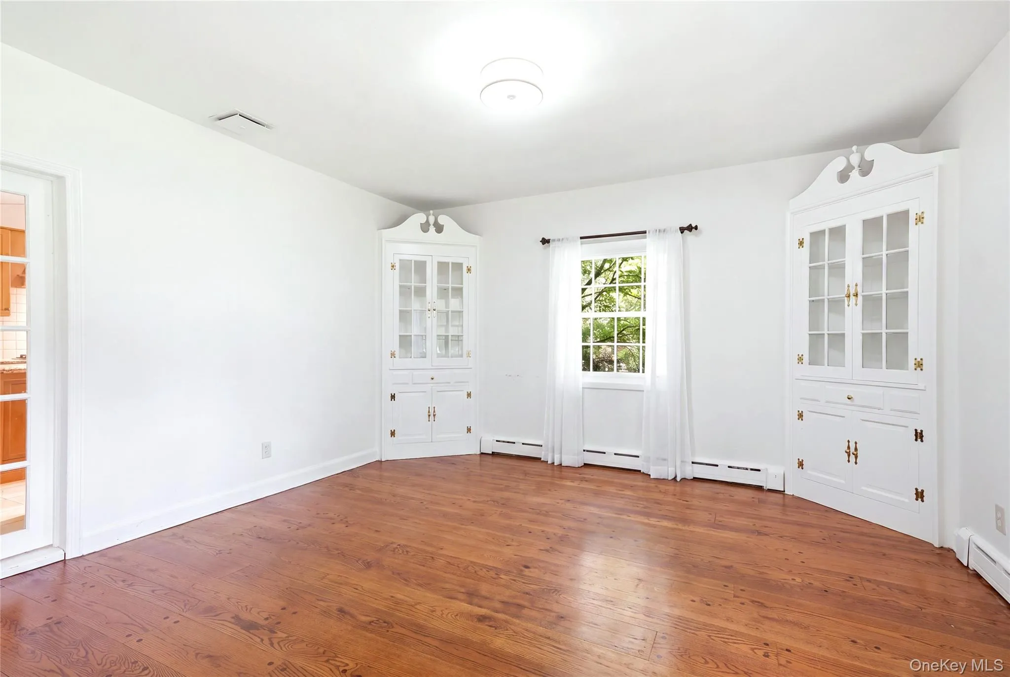 505 Bryant Avenue, North Hempstead, NY, 4 Bedrooms Bedrooms, 9 Rooms Rooms,2 BathroomsBathrooms,Residential Lease,For Rent,Bryant,0,1046524 505 Bryant Avenue, North Hempstead, NY, 4 Bedrooms Bedrooms, 9 Rooms Rooms,2 BathroomsBathrooms,Residential Lease,For Rent,Bryant,0,1046524