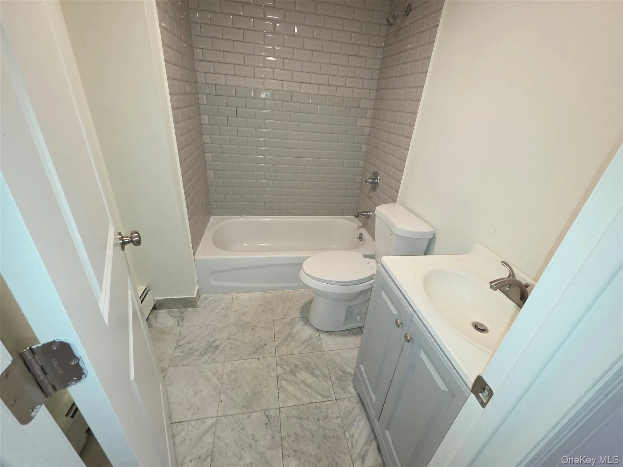 41 Lakewood Street, Babylon, NY, 5 Bedrooms Bedrooms, 7 Rooms Rooms,2 BathroomsBathrooms,Residential,For Rent,Lakewood,0,1046529 41 Lakewood Street, Babylon, NY, 5 Bedrooms Bedrooms, 7 Rooms Rooms,2 BathroomsBathrooms,Residential,For Rent,Lakewood,0,1046529