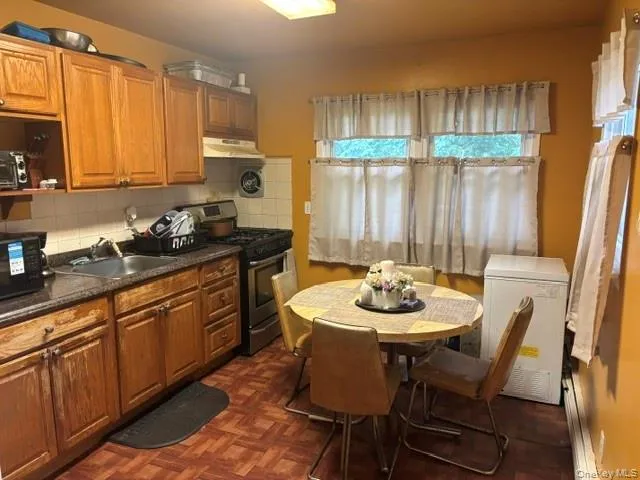 51 Hinda Boulevard, Riverhead, NY, 3 Bedrooms Bedrooms, 5 Rooms Rooms,1 BathroomBathrooms,Residential,For Rent,Hinda,0,1046534 51 Hinda Boulevard, Riverhead, NY, 3 Bedrooms Bedrooms, 5 Rooms Rooms,1 BathroomBathrooms,Residential,For Rent,Hinda,0,1046534
