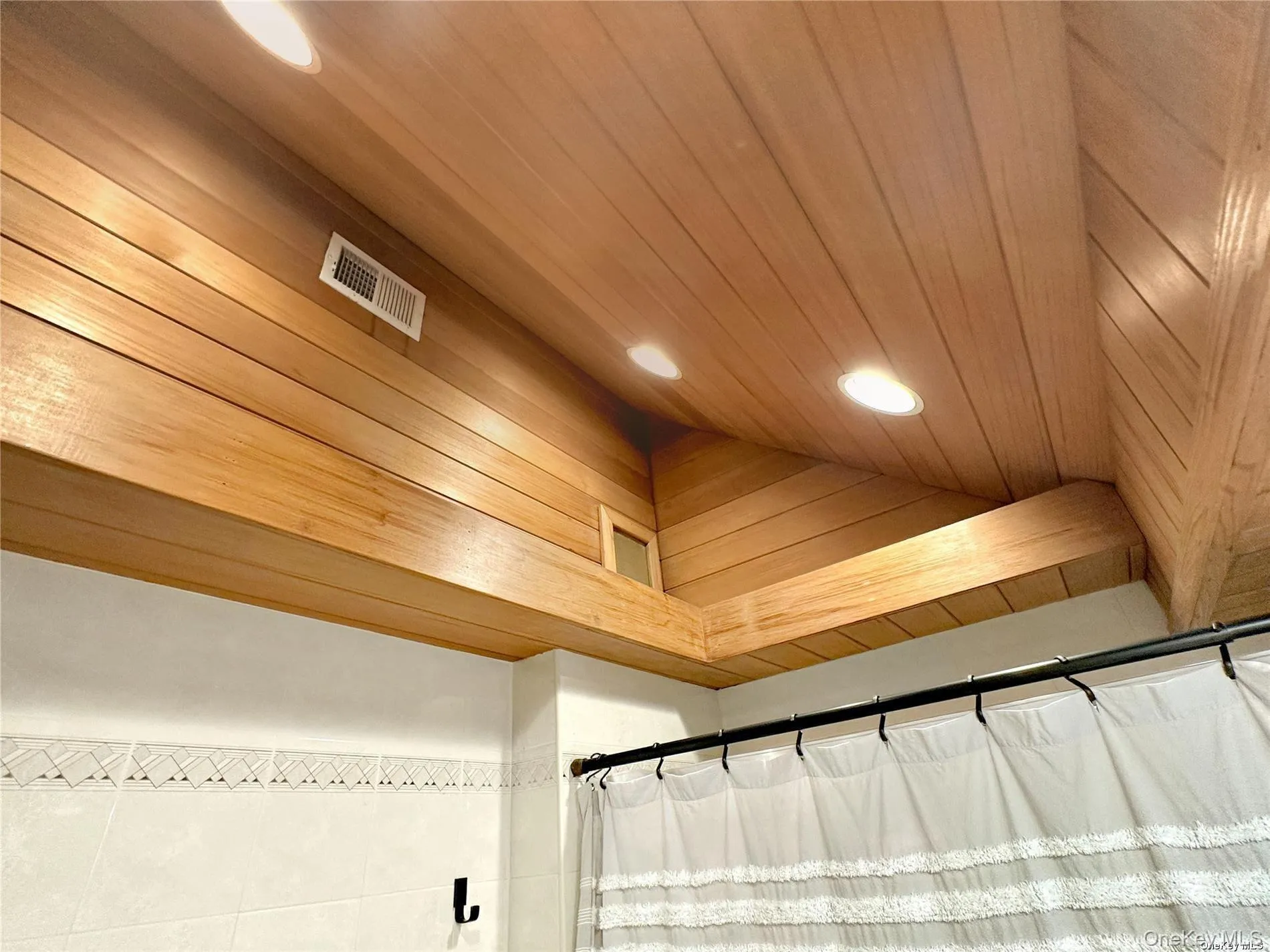 2517 Rockville Centre Parkway, Hempstead, NY, 3 Bedrooms Bedrooms, 8 Rooms Rooms,2 BathroomsBathrooms,Residential,For Rent,Rockville Centre,0,1046547 2517 Rockville Centre Parkway, Hempstead, NY, 3 Bedrooms Bedrooms, 8 Rooms Rooms,2 BathroomsBathrooms,Residential,For Rent,Rockville Centre,0,1046547