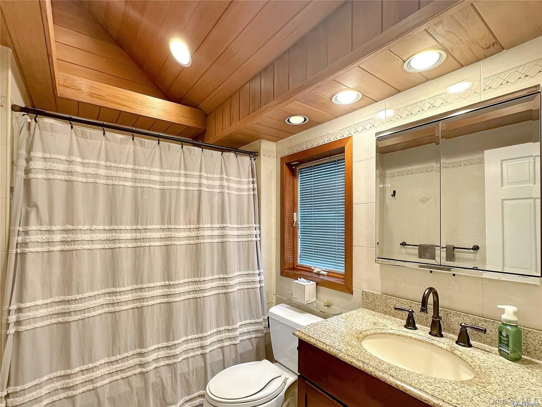 2517 Rockville Centre Parkway, Hempstead, NY, 3 Bedrooms Bedrooms, 8 Rooms Rooms,2 BathroomsBathrooms,Residential,For Rent,Rockville Centre,0,1046547 2517 Rockville Centre Parkway, Hempstead, NY, 3 Bedrooms Bedrooms, 8 Rooms Rooms,2 BathroomsBathrooms,Residential,For Rent,Rockville Centre,0,1046547